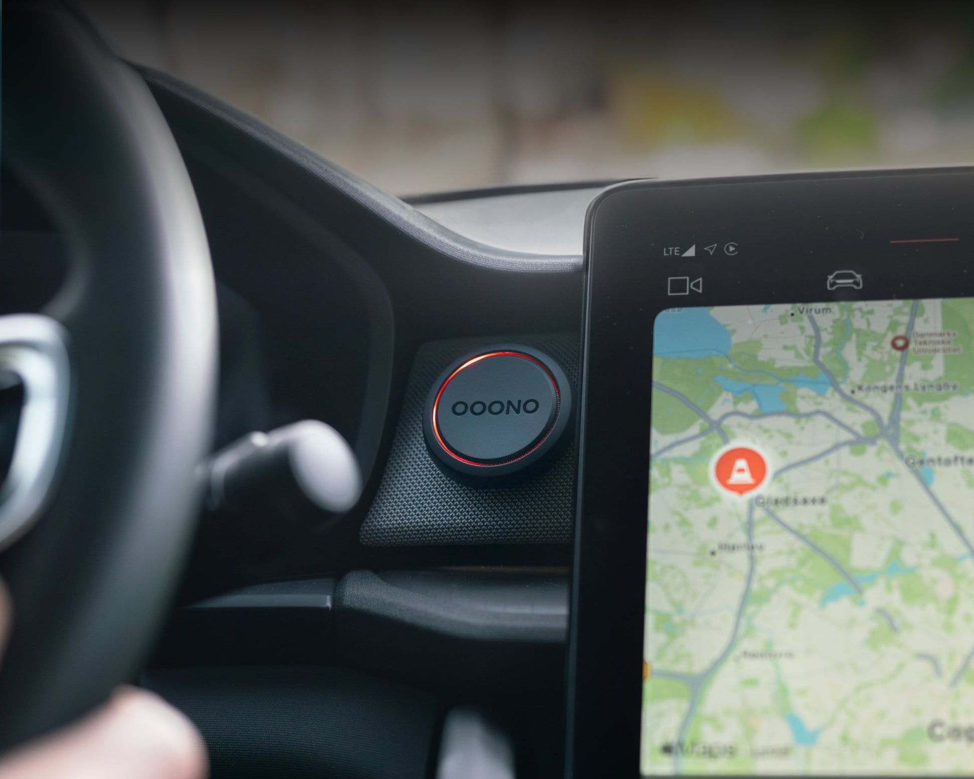 App vs device for traffic information: Which is the better choice?